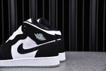 AJ1 Mid SE GS ‘Glow in the Dark Panda’